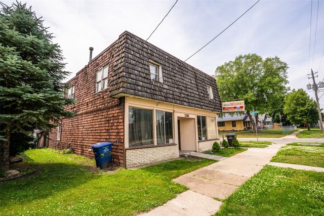 2203 E Grand Avenue, Des Moines, IA 50317