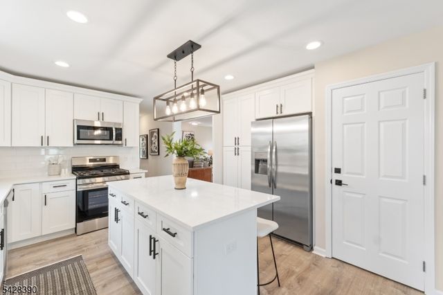 128 Big Piece Rd, Fairfield Twp., NJ 07004