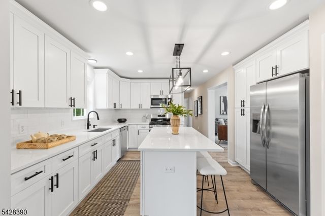 128 Big Piece Rd, Fairfield Twp., NJ 07004