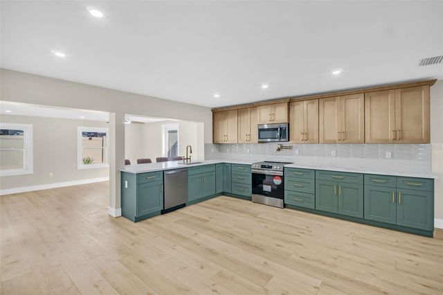 2520 SOUTHPOINTE DRIVE, Dunedin, FL 34698