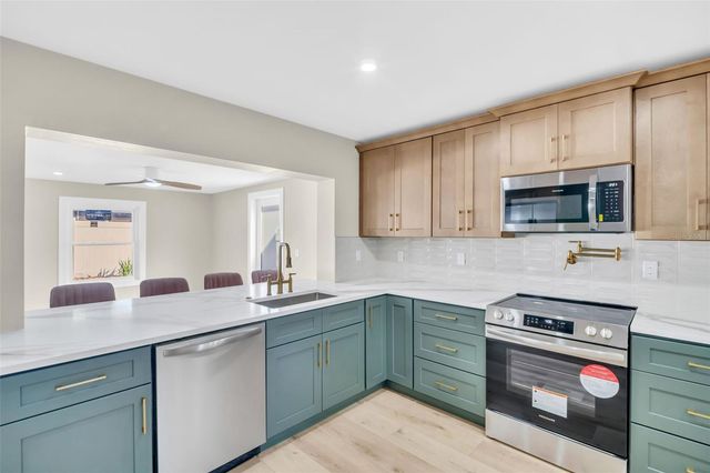 2520 SOUTHPOINTE DRIVE, Dunedin, FL 34698