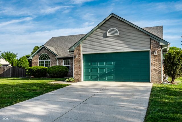 32 Morningside Court, Whiteland, IN 46184