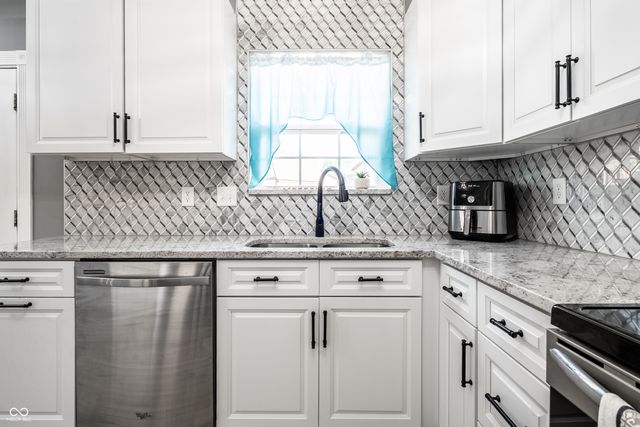 32 Morningside Court, Whiteland, IN 46184