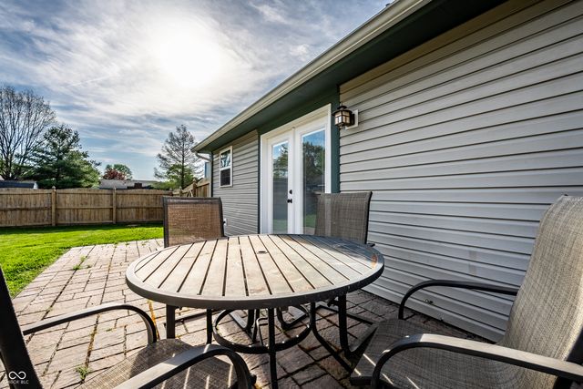 32 Morningside Court, Whiteland, IN 46184