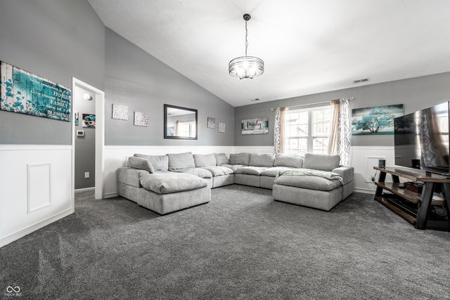 32 Morningside Court, Whiteland, IN 46184