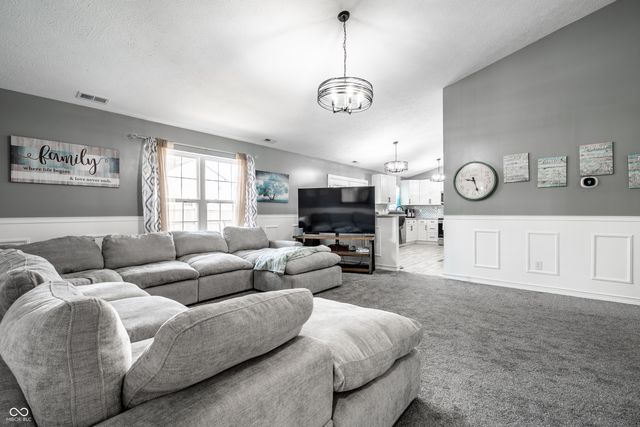32 Morningside Court, Whiteland, IN 46184