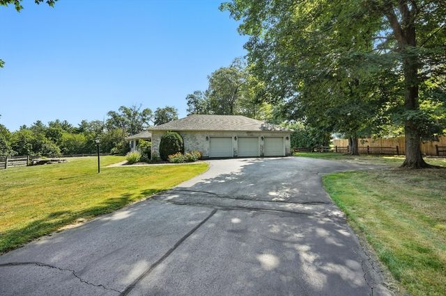 240 Hillside Rd, Southwick, MA 01077