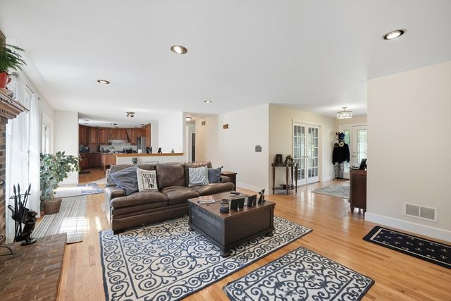 240 Hillside Rd, Southwick, MA 01077