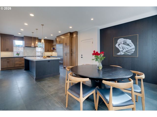 5872 Se 15TH Ave, Portland, OR 97202