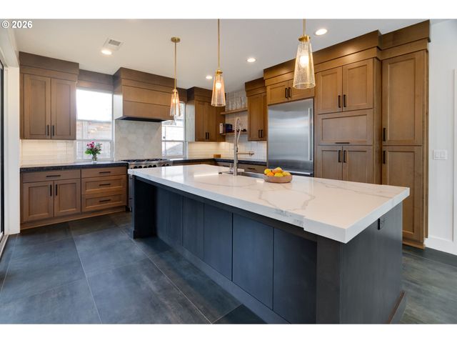 5872 Se 15TH Ave, Portland, OR 97202