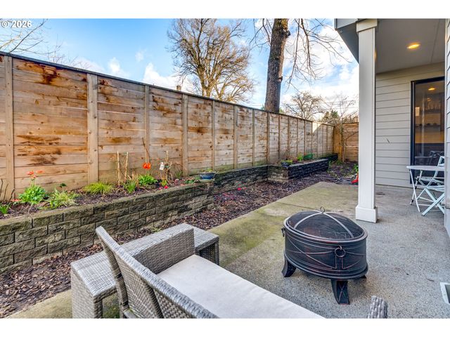 5872 Se 15TH Ave, Portland, OR 97202