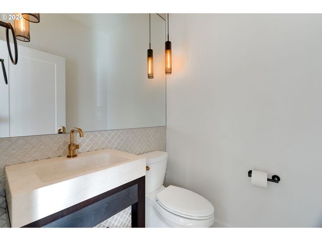 5872 Se 15TH Ave, Portland, OR 97202