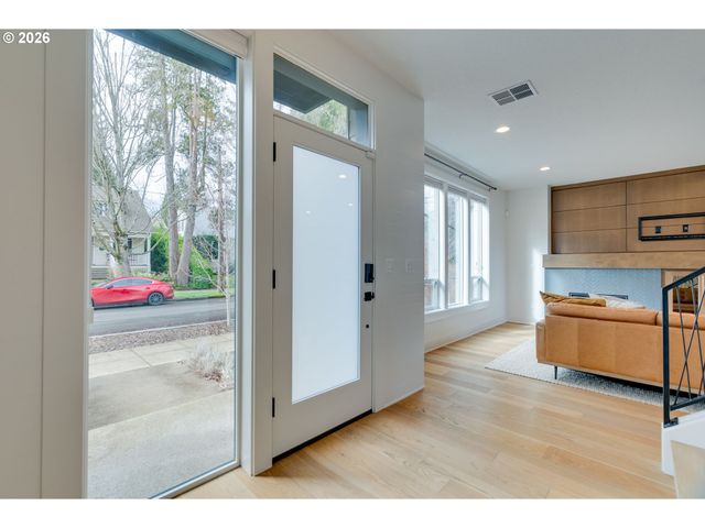 5872 Se 15TH Ave, Portland, OR 97202