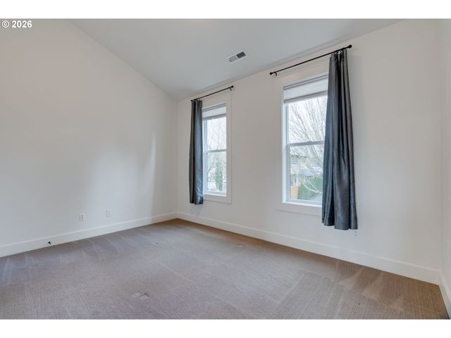 5872 Se 15TH Ave, Portland, OR 97202