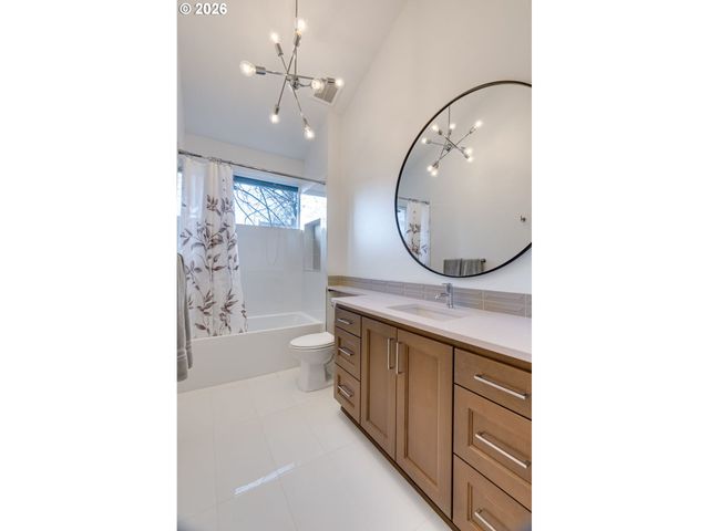 5872 Se 15TH Ave, Portland, OR 97202