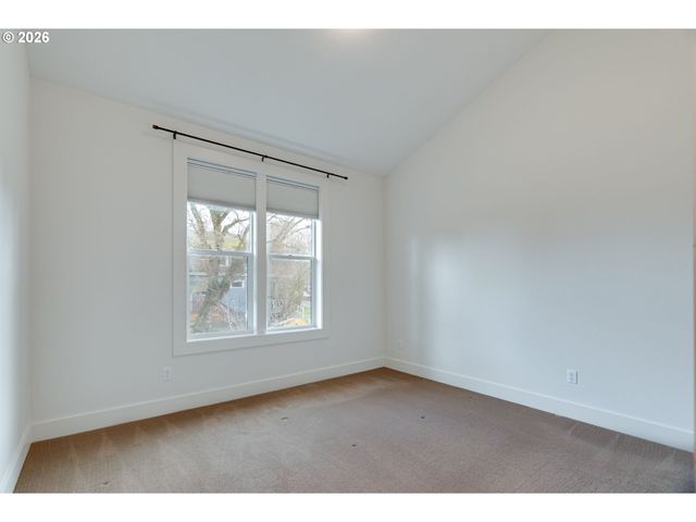 5872 Se 15TH Ave, Portland, OR 97202