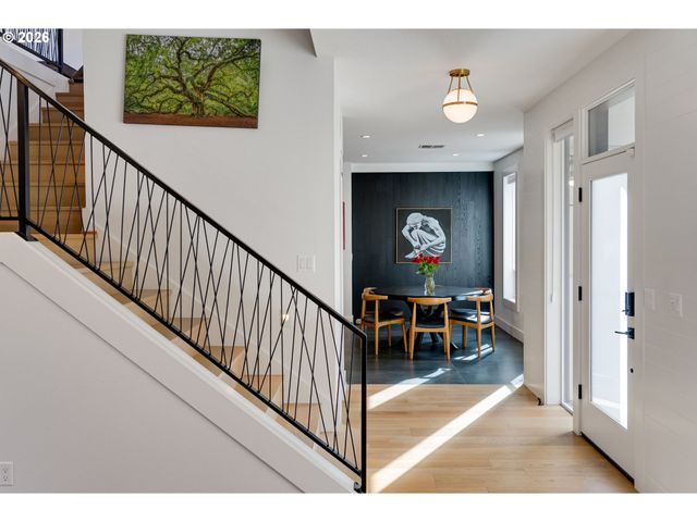 5872 Se 15TH Ave, Portland, OR 97202