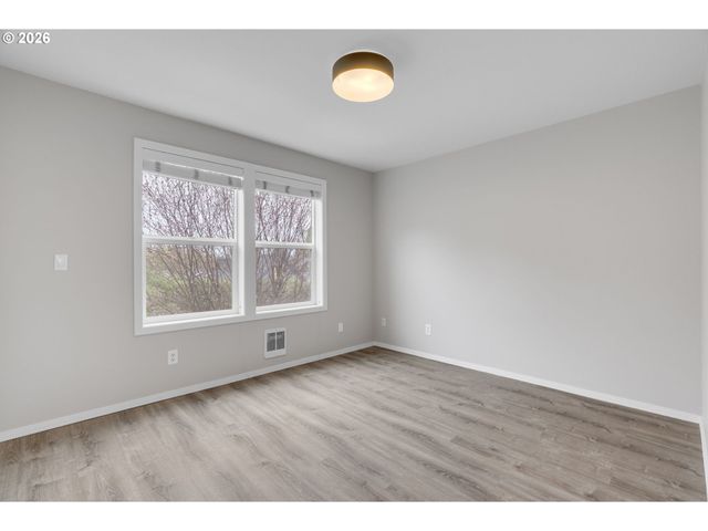 435 Ne COOK St, Portland, OR 97212