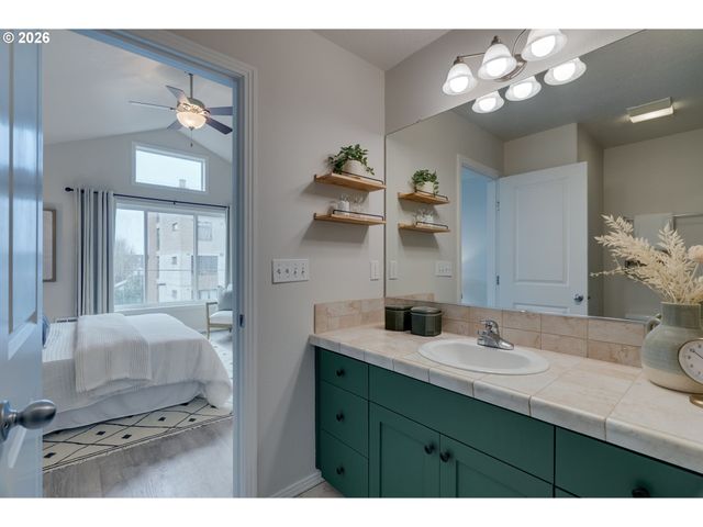 435 Ne COOK St, Portland, OR 97212