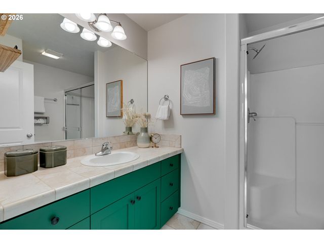 435 Ne COOK St, Portland, OR 97212