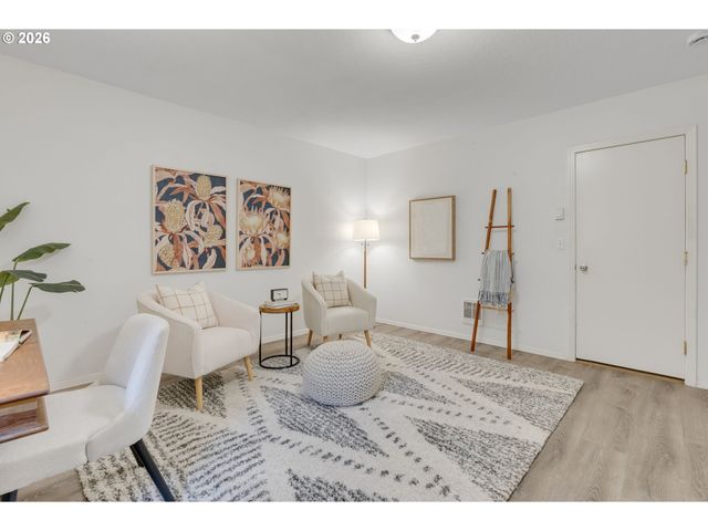 435 Ne COOK St, Portland, OR 97212