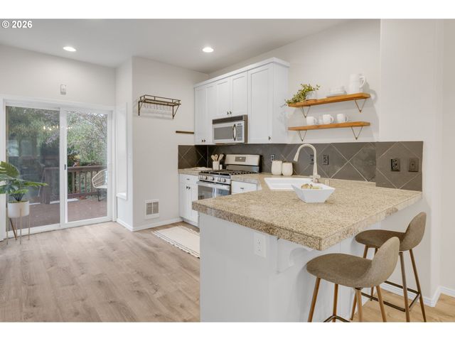 435 Ne COOK St, Portland, OR 97212