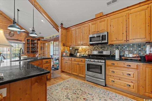 1124 Kingsburg Hwy., Johnsonville, SC 29555