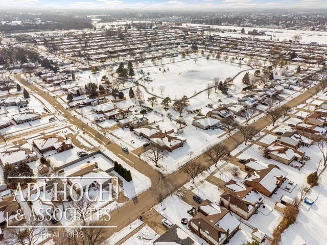 13736 Brougham Drive, Sterling Heights, MI 48312