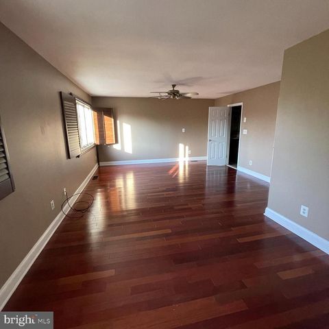 19 HANOVER CT, Princeton, NJ 08540