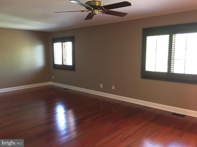 19 HANOVER CT, Princeton, NJ 08540