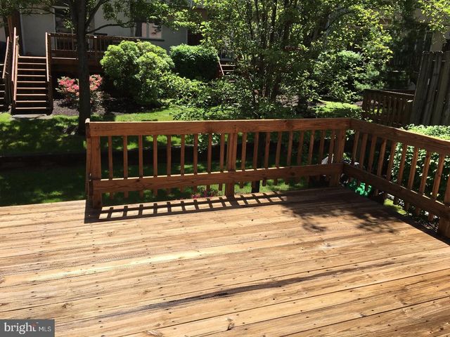 19 HANOVER CT, Princeton, NJ 08540