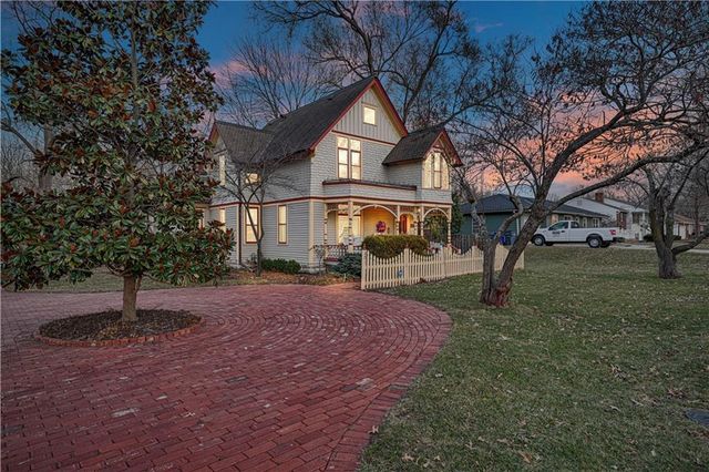 401 S Harrison Street, Olathe, KS 66061