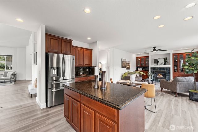 901 N Magnolia Lane, Tacoma, WA 98406