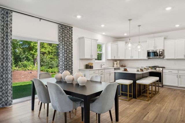 4024 Heath Avenue N, Oakdale, MN 55128