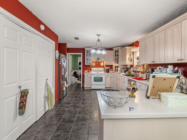 269 Cole Rd, Merryville, LA 70653