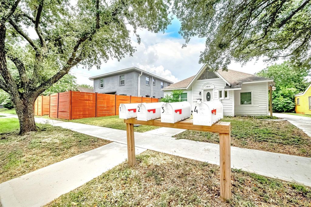 1511 Scharpe Street Street, Houston, TX 77023