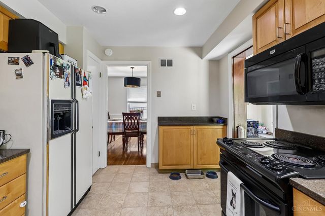 1023 Paxton Avenue, Cincinnati, OH 45208
