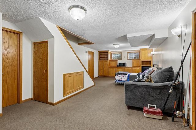 1023 Paxton Avenue, Cincinnati, OH 45208