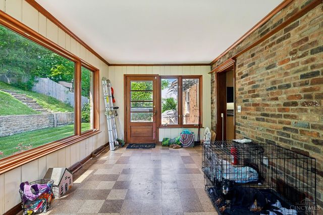 1023 Paxton Avenue, Cincinnati, OH 45208