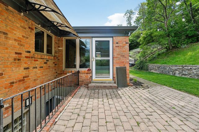 1023 Paxton Avenue, Cincinnati, OH 45208