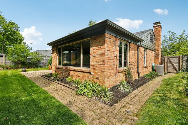 1023 Paxton Avenue, Cincinnati, OH 45208