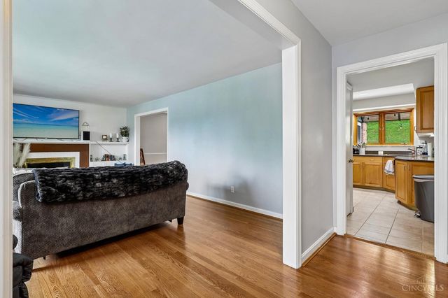 1023 Paxton Avenue, Cincinnati, OH 45208