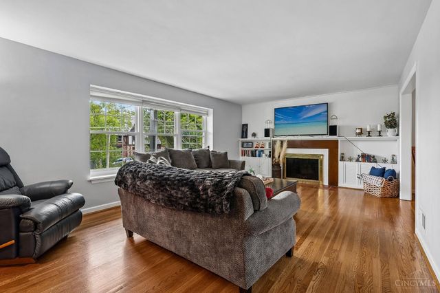 1023 Paxton Avenue, Cincinnati, OH 45208