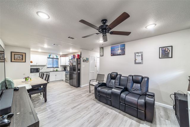 1805 W Sanford Street, Arlington, TX 76012