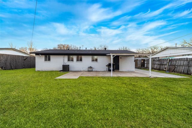 1805 W Sanford Street, Arlington, TX 76012