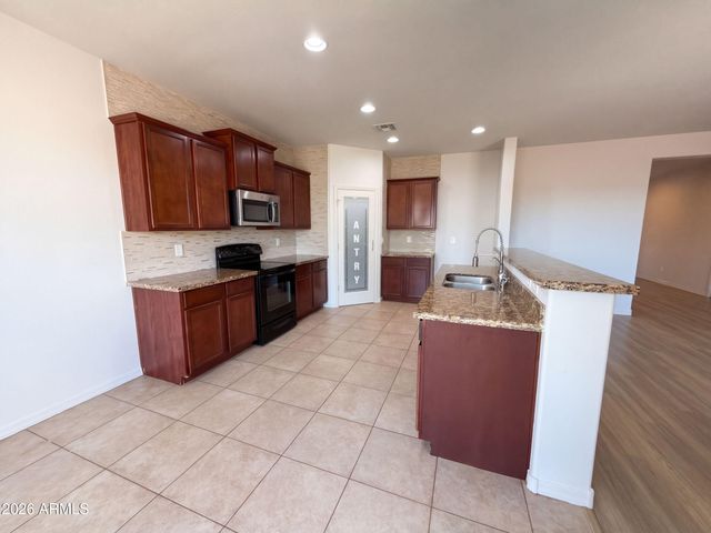 7025 S 251ST Drive, Buckeye, AZ 85326