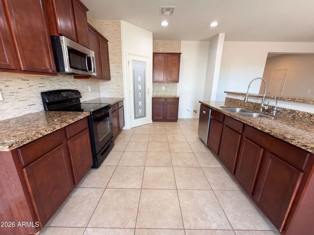 7025 S 251ST Drive, Buckeye, AZ 85326