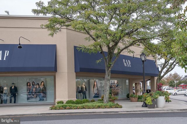 214 KENT RD, Ardmore, PA 19003