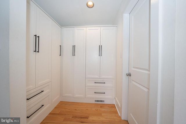 214 KENT RD, Ardmore, PA 19003