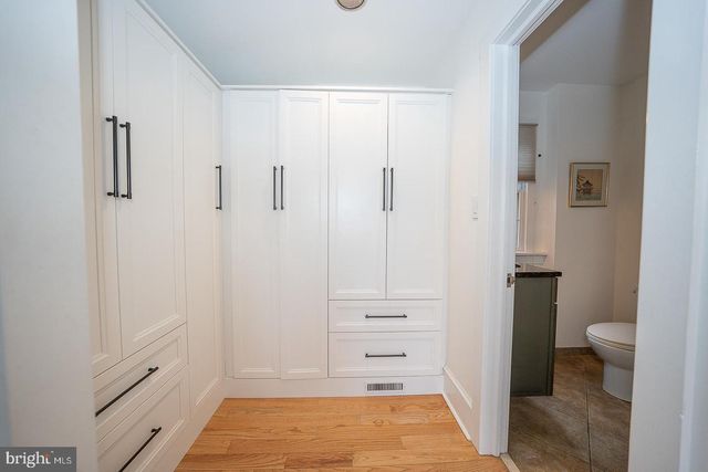 214 KENT RD, Ardmore, PA 19003